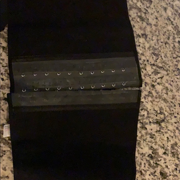 Waist trainer - Picture 1 of 1